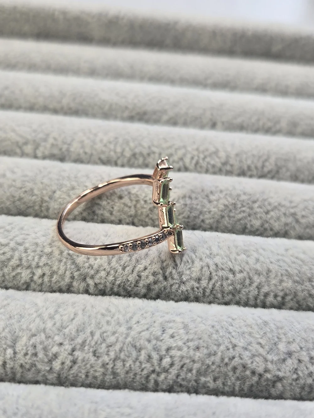 Size 8 Peridot Rose Gold Plated Bomb Party Ring